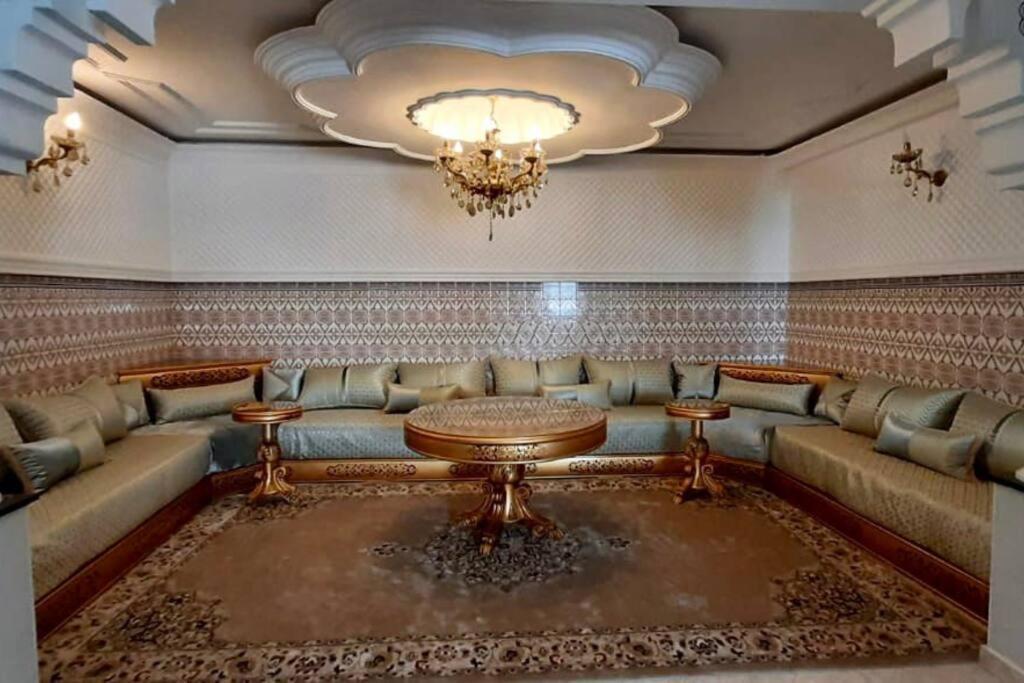 Apartment Oumnia 1 - City Center Tanger Buitenkant foto
