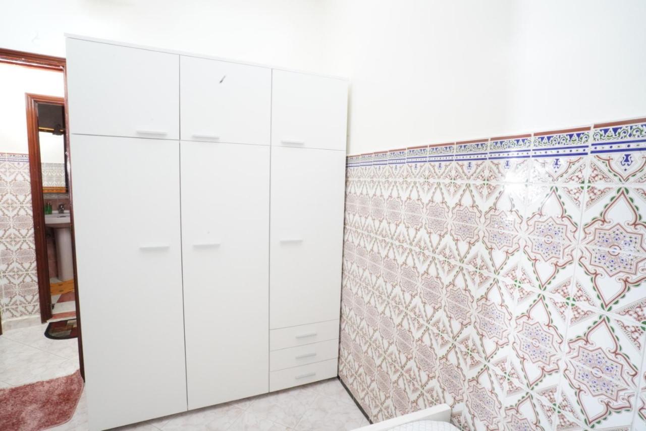 Apartment Oumnia 1 - City Center Tanger Buitenkant foto